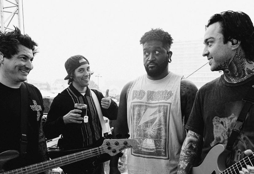 Vic Fuentes singing She Makes Dirty Words Sound Pretty